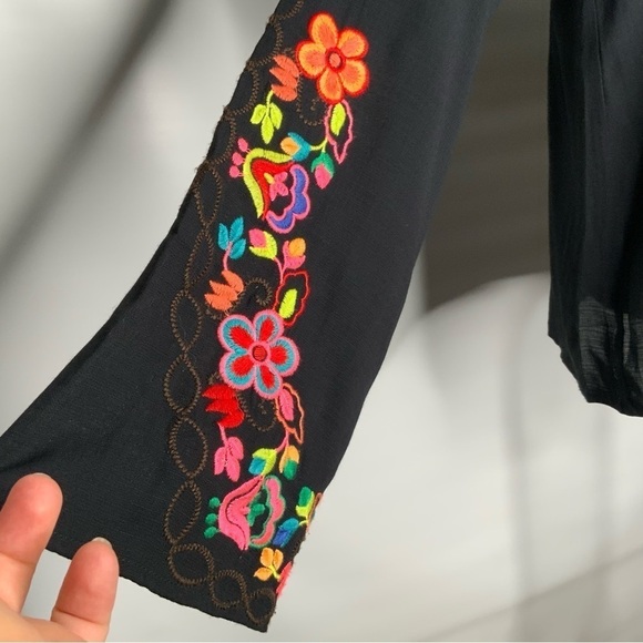 Misa Los Angeles gorgeous embroidered top. - Picture 4 of 11